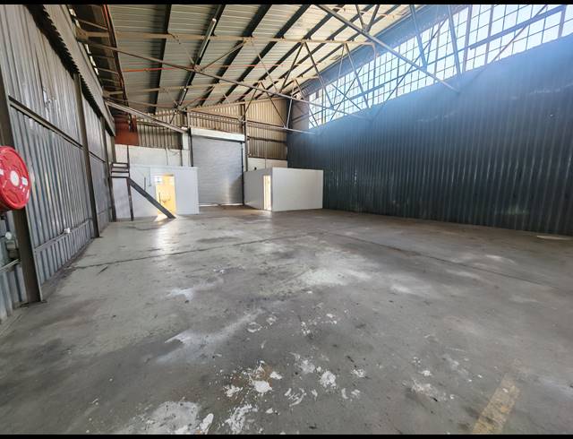 352M² WAREHOUSE TO LET IN CITY DEEP